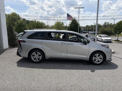 2022 Toyota Sienna XSE AWD 7-Passenger (Natl)
