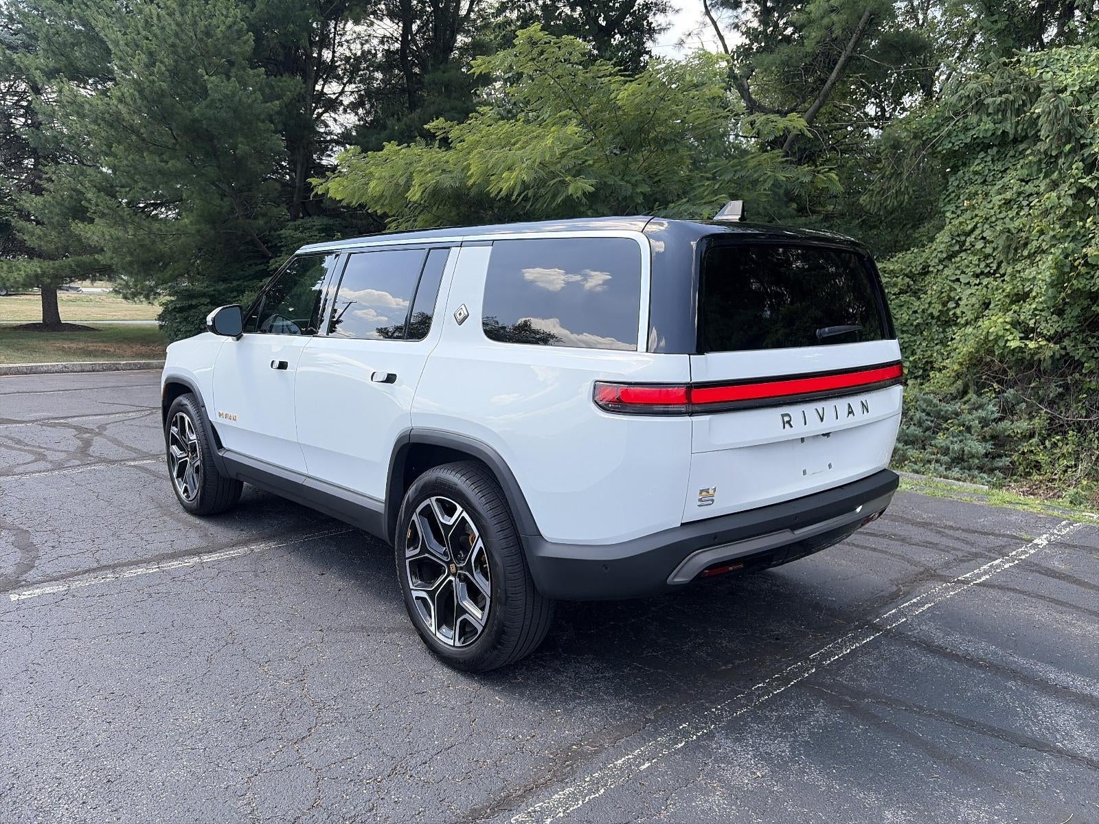2022 Rivian R1S Launch Edition AWD