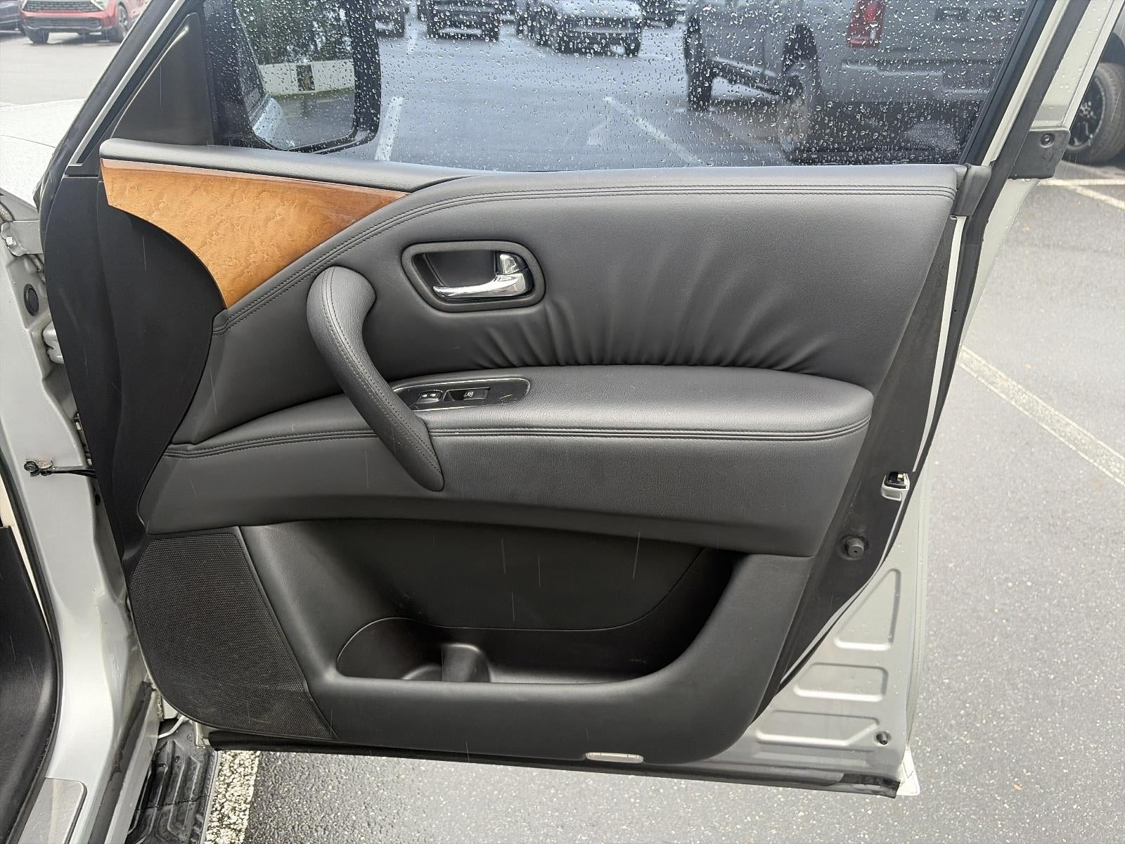 2012 INFINITI QX56 4WD 8-passenger
