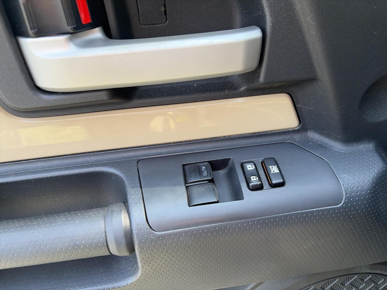 2014 Toyota FJ Cruiser 4WD 4dr Auto (Natl)