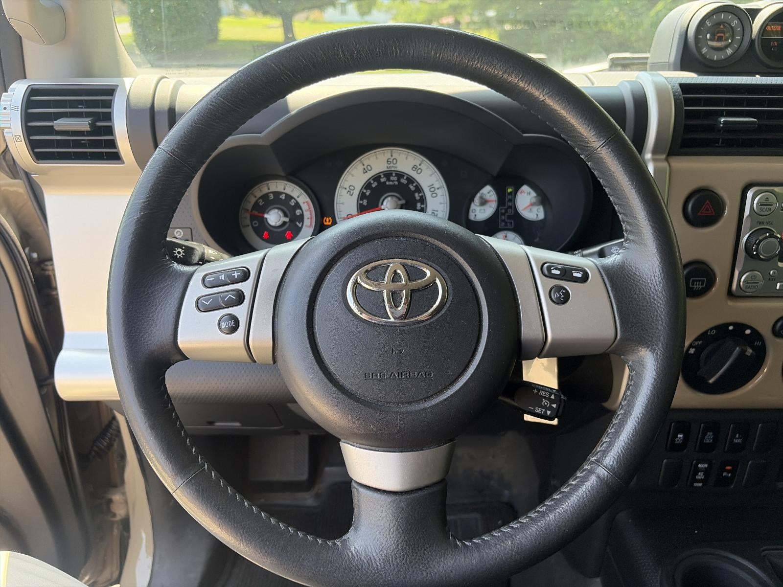 2014 Toyota FJ Cruiser 4WD 4dr Auto (Natl)