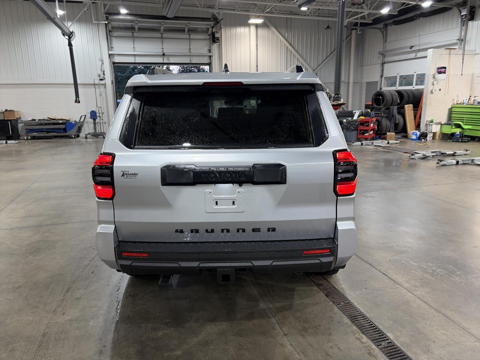 2026 Toyota 4Runner SR5 2WD (Natl)