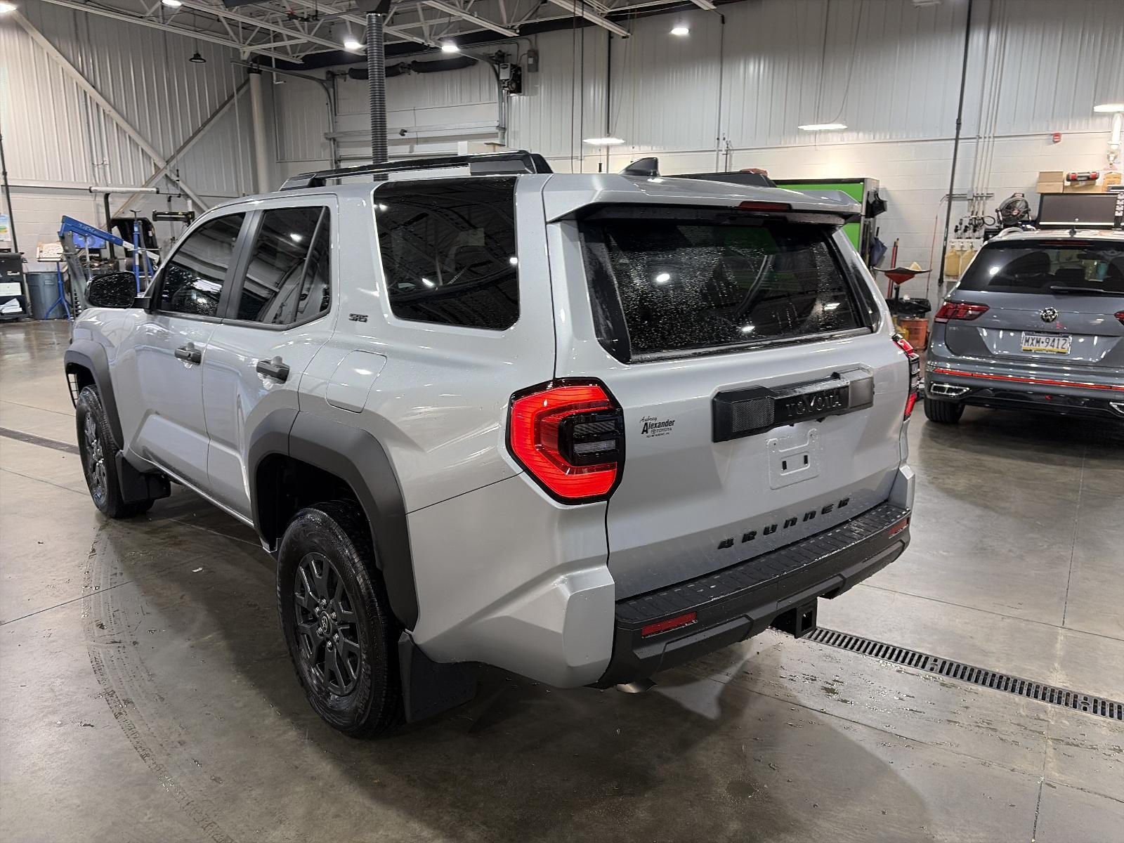 2026 Toyota 4Runner SR5 2WD (Natl)
