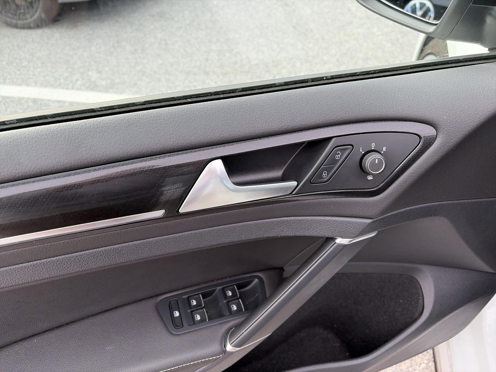 2019 Volkswagen Golf R 2.0T DSG w/DCC/Nav