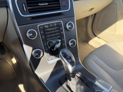 2015 Volvo S60 2015.5 4dr Sdn T5 Platinum AWD