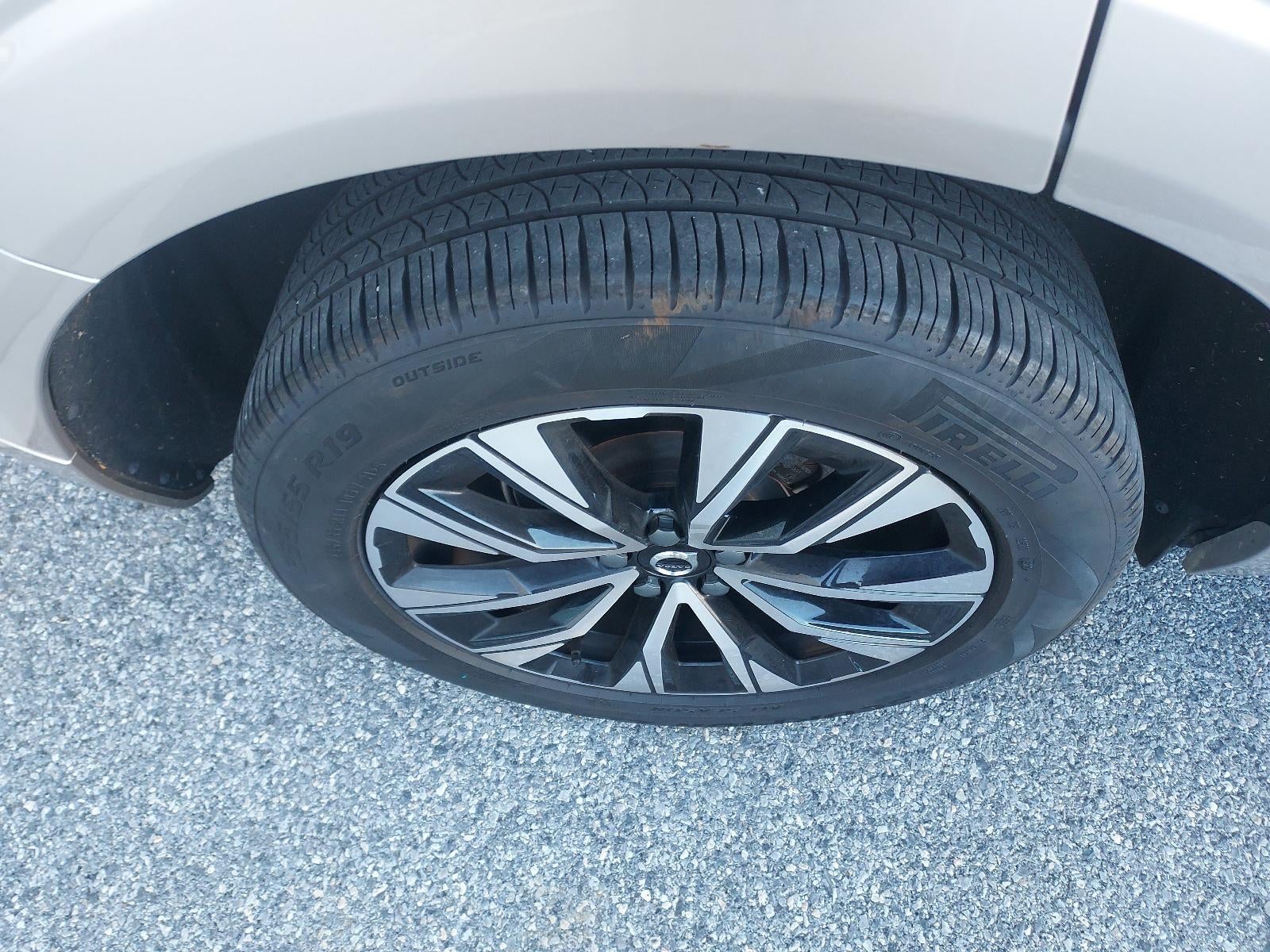 2024 Volvo XC60 B5 AWD Core Dark Theme