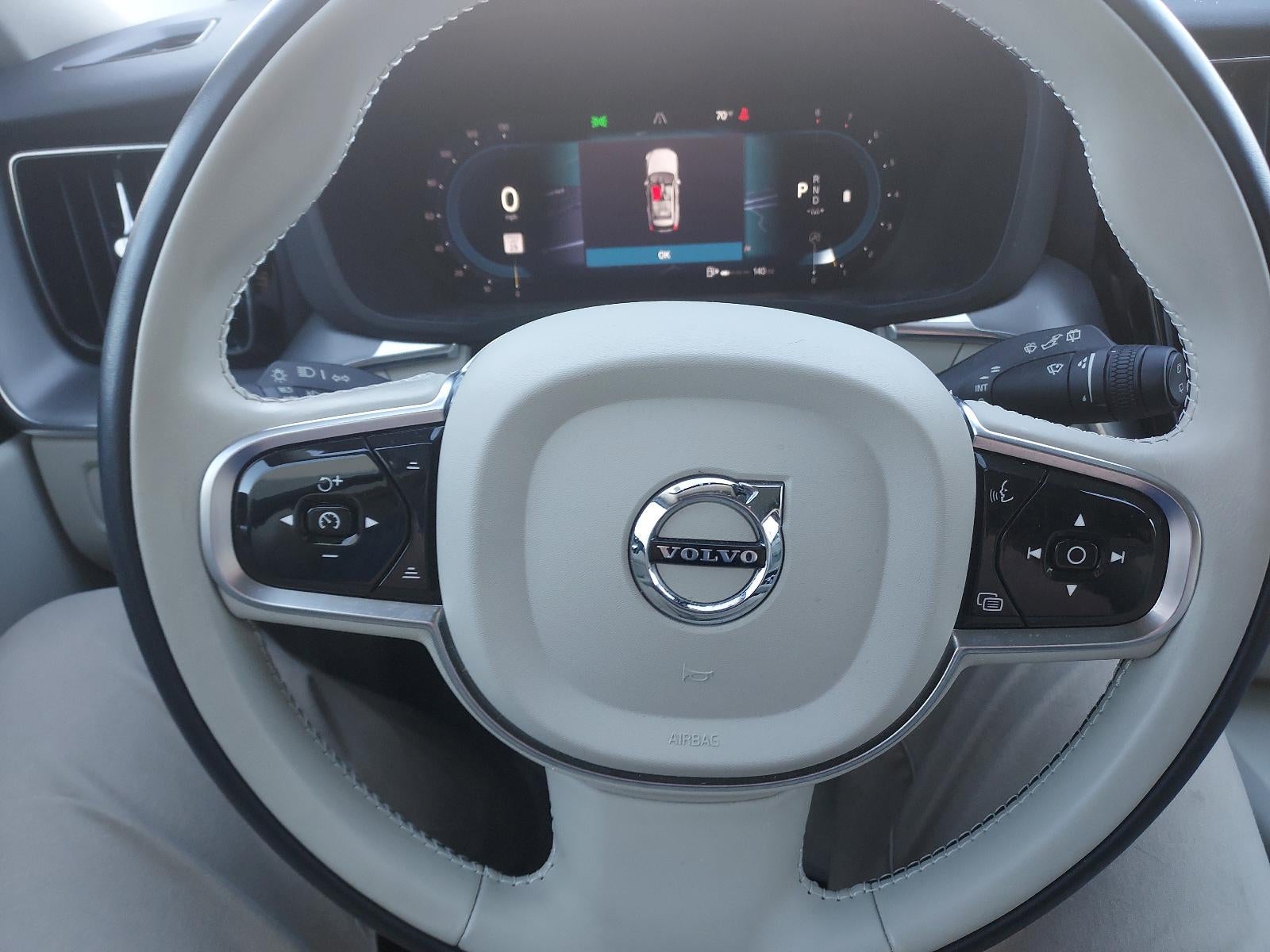 2024 Volvo XC60 B5 AWD Core Dark Theme