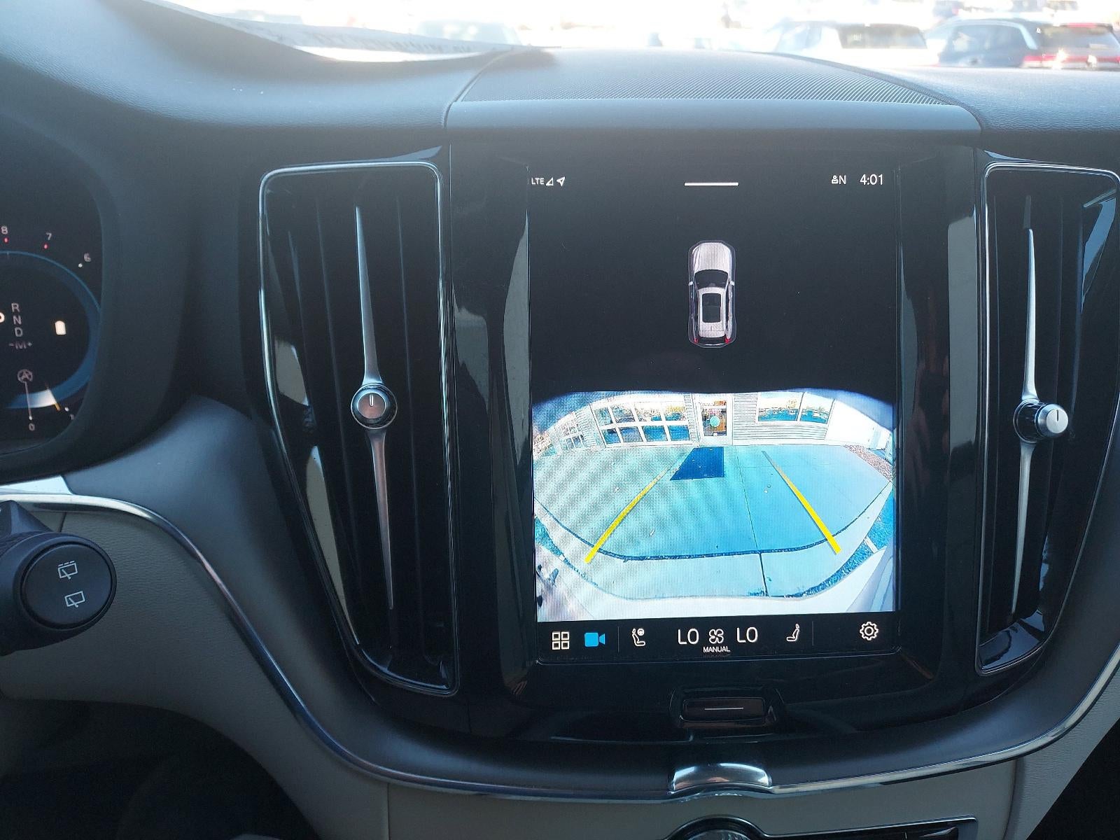 2024 Volvo XC60 B5 AWD Core Dark Theme