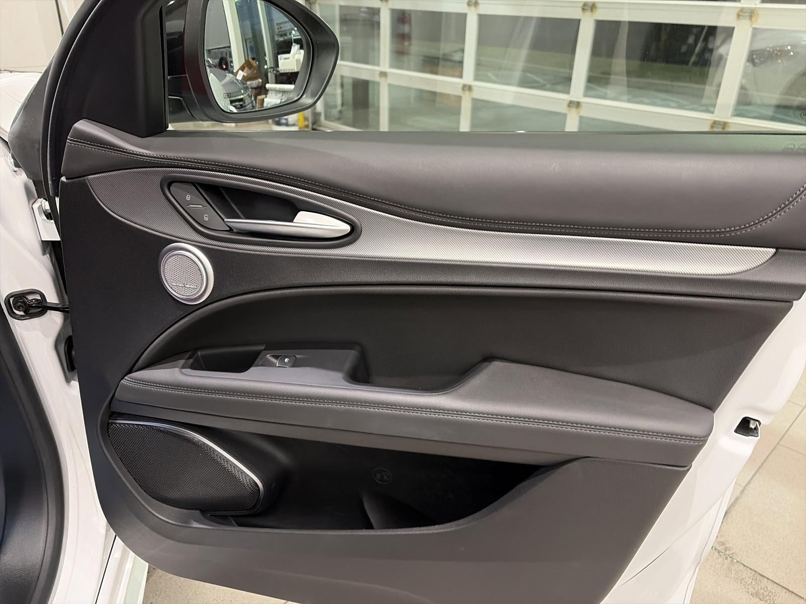 2023 Alfa Romeo Stelvio Veloce AWD