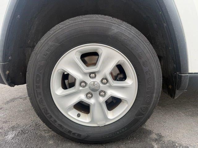 2015 Jeep Grand Cherokee 4WD 4dr Laredo