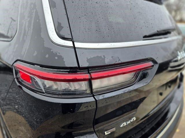 2022 Jeep Grand Cherokee L Laredo 4x4