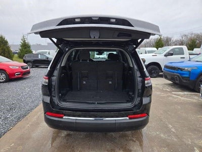 2022 Jeep Grand Cherokee L Laredo 4x4