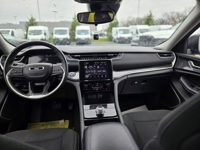 2022 Jeep Grand Cherokee L Laredo 4x4