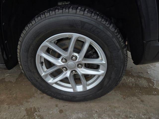 2022 Jeep Grand Cherokee L Laredo 4x4