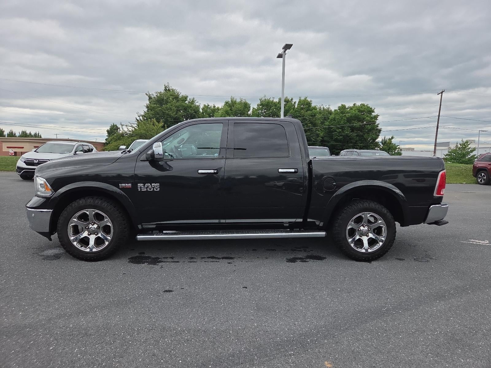 2017 RAM 1500 Laramie 4x4 Crew Cab 5'7" Box