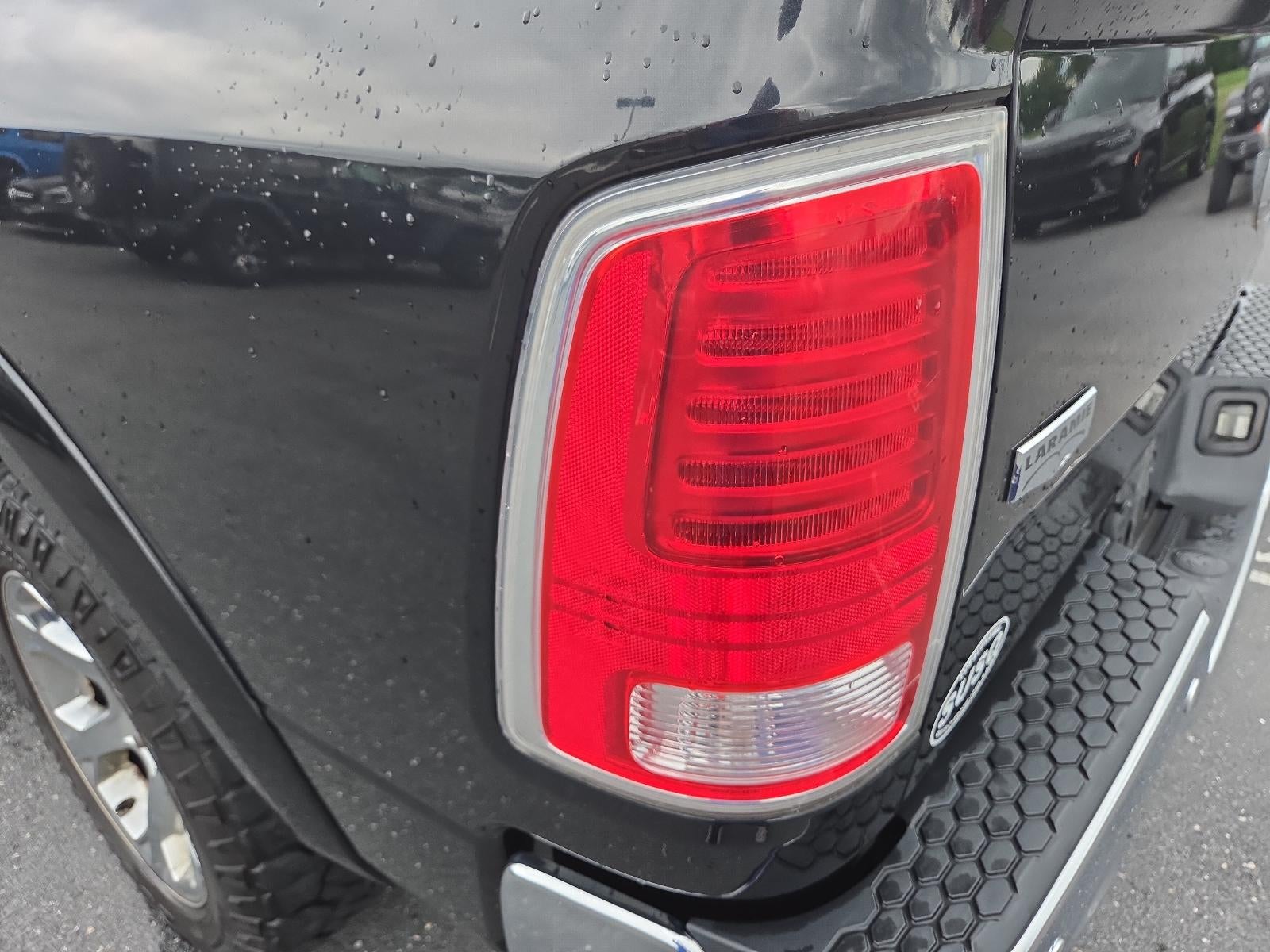 2017 RAM 1500 Laramie 4x4 Crew Cab 5'7" Box