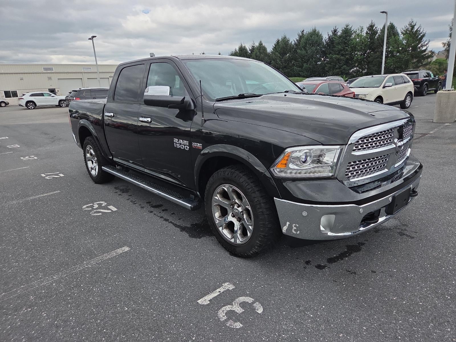 2017 RAM 1500 Laramie 4x4 Crew Cab 5'7" Box