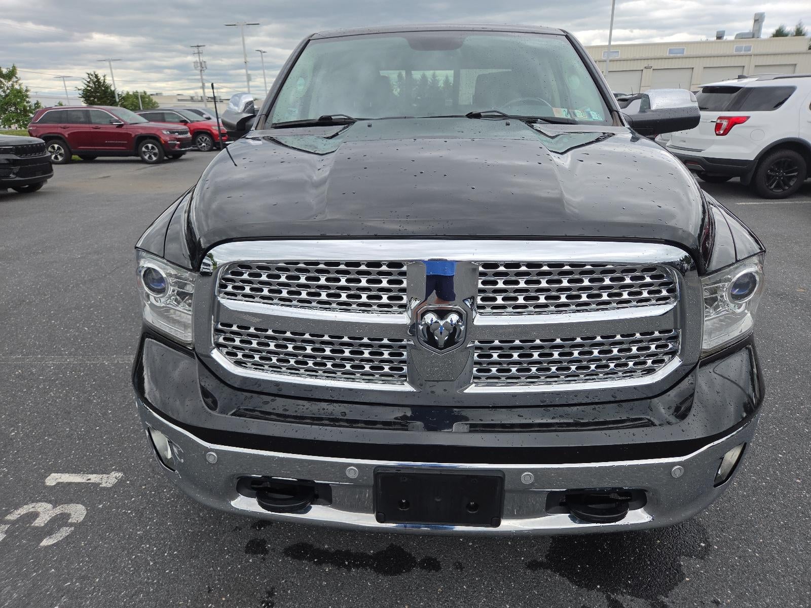 2017 RAM 1500 Laramie 4x4 Crew Cab 5'7" Box