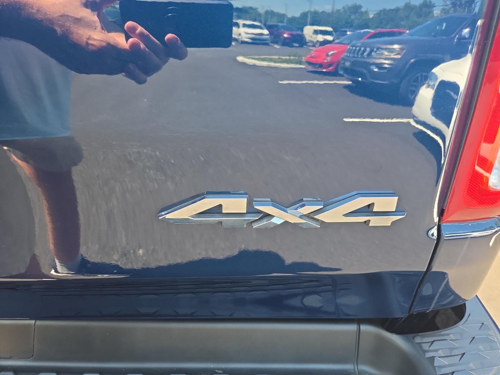 2020 RAM 1500 Big Horn 4x4 Quad Cab 6'4" Box