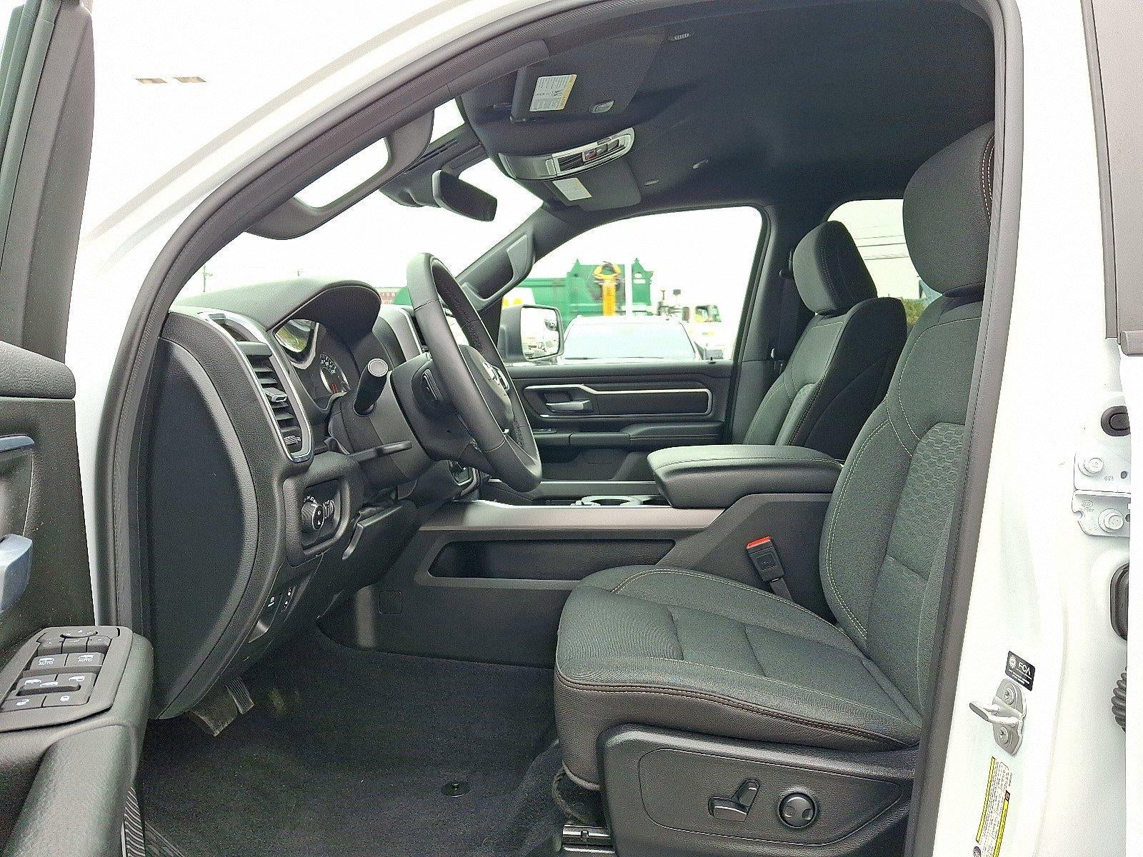 2025 RAM 1500 Big Horn 4x4 Crew Cab 5'7" Box