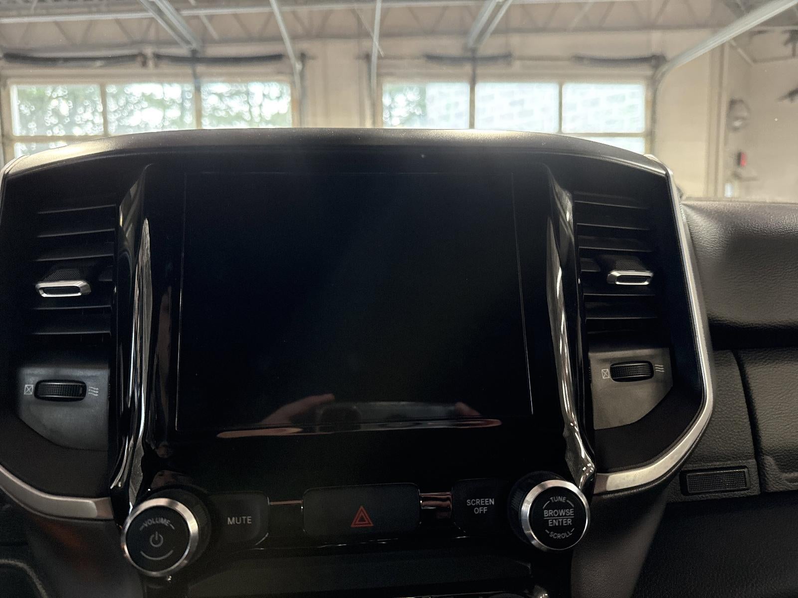 2022 RAM 1500 Big Horn 4x4 Crew Cab 5'7" Box