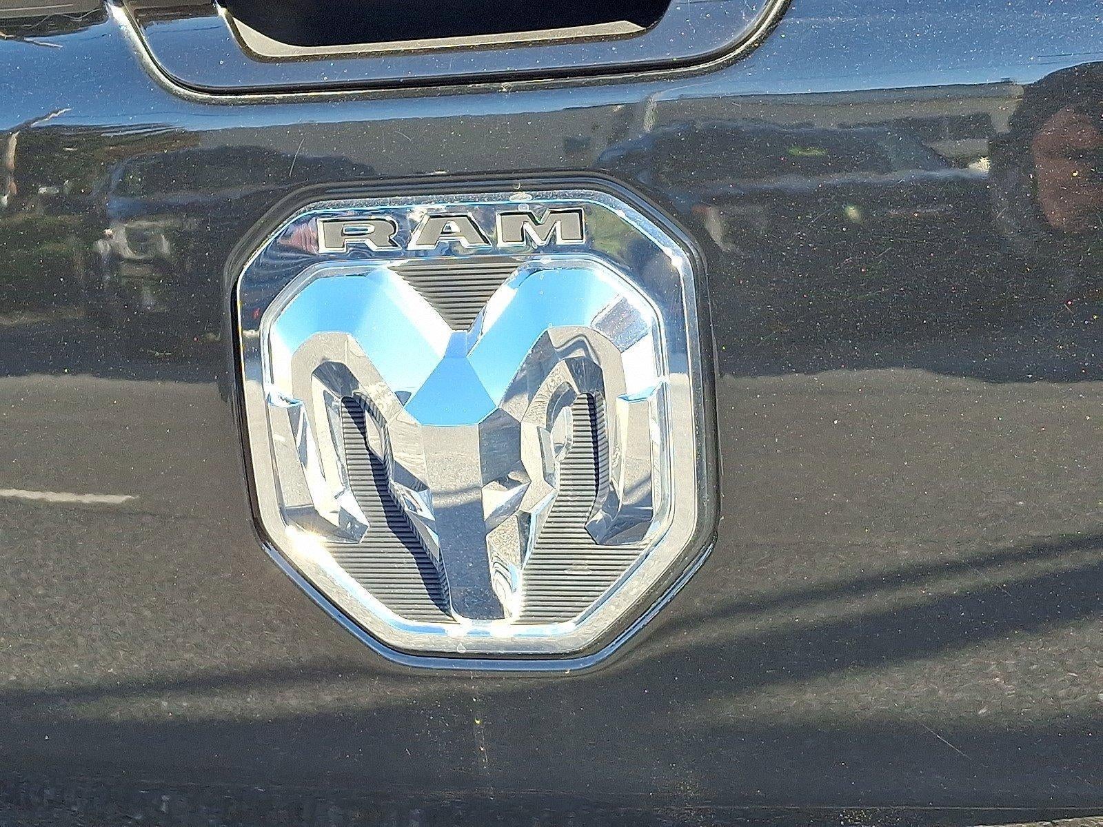 2022 RAM 1500 Big Horn 4x4 Crew Cab 5'7" Box