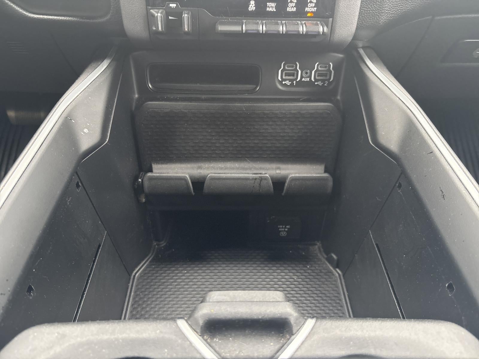 2022 RAM 1500 Big Horn 4x4 Crew Cab 5'7" Box