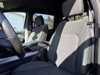 2022 RAM 1500 Big Horn 4x4 Crew Cab 5'7" Box