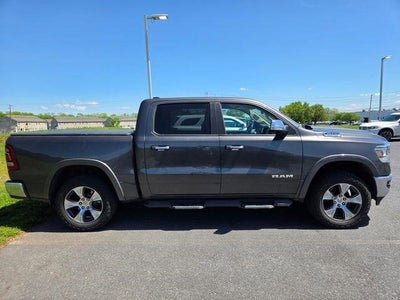2019 RAM 1500 Laramie 4x4 Crew Cab 5'7" Box