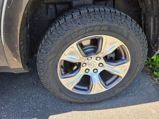 2019 RAM 1500 Laramie 4x4 Crew Cab 5'7" Box