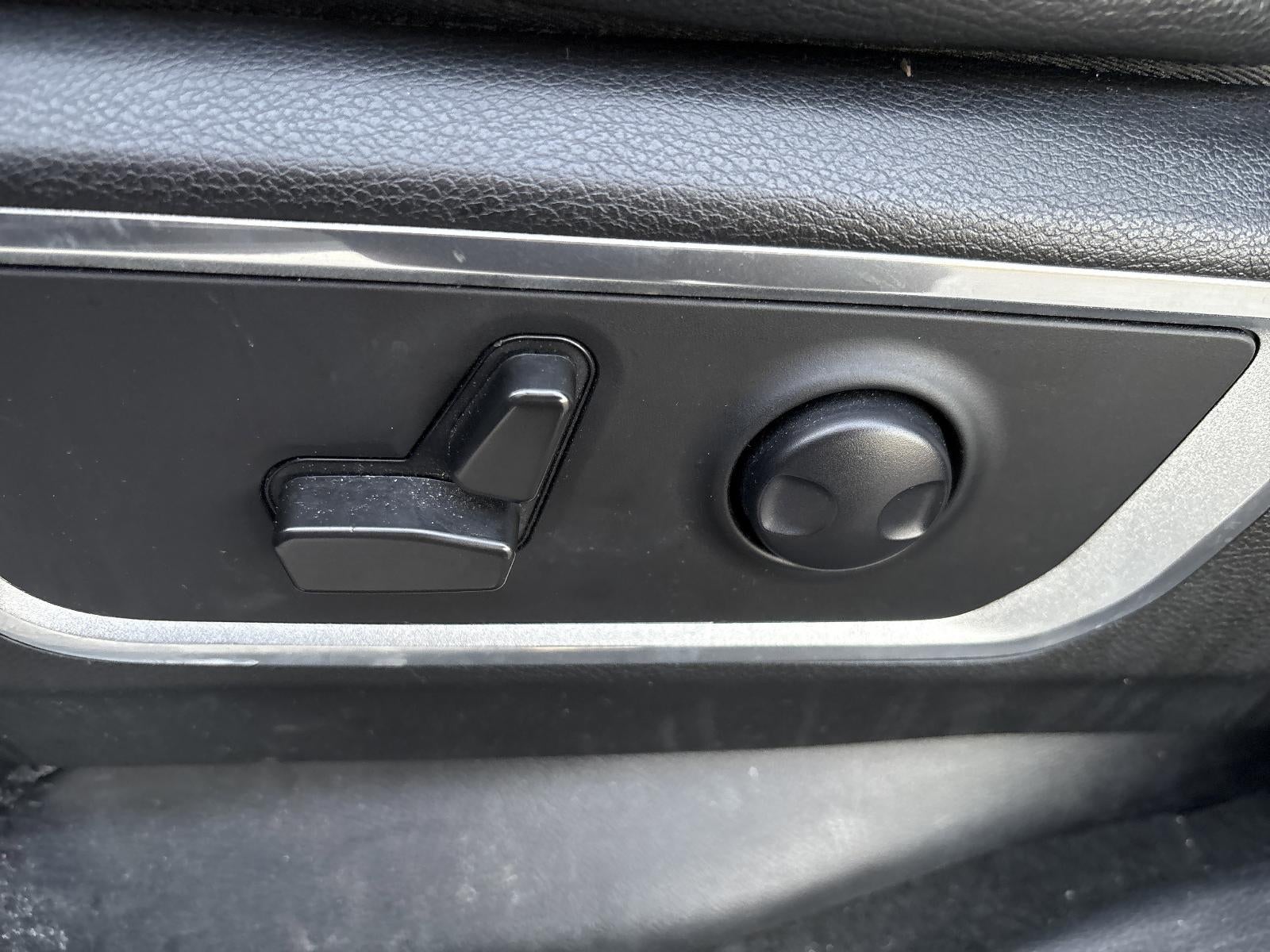 2022 RAM 1500 Laramie 4x4 Crew Cab 5'7" Box