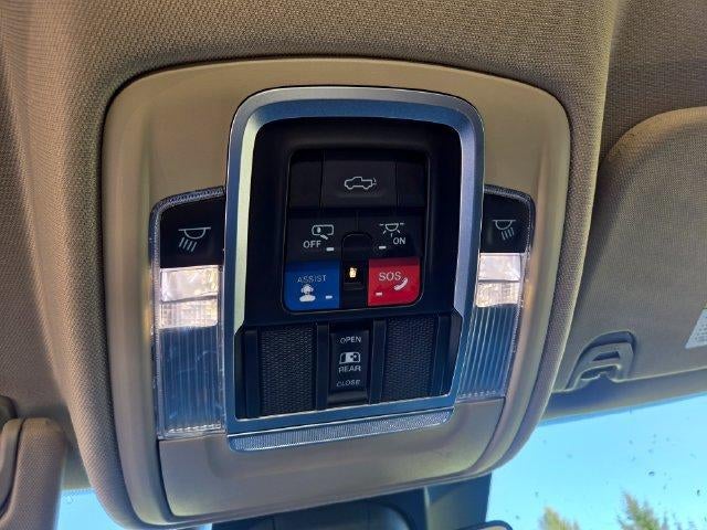 2021 RAM 1500 Laramie 4x4 Crew Cab 5'7" Box