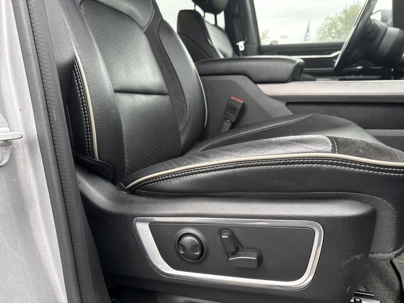 2022 RAM 1500 Laramie 4x4 Crew Cab 5'7" Box