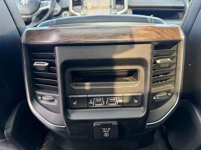 2019 RAM 1500 Laramie 4x4 Crew Cab 5'7" Box