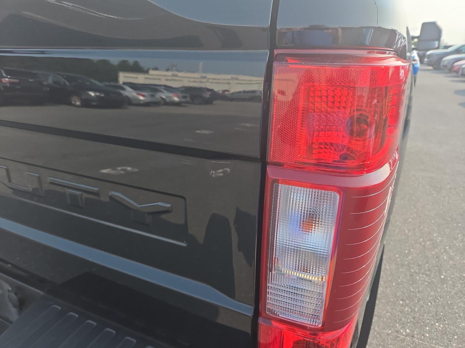2022 Ford Super Duty F-250 SRW LARIAT 4WD Crew Cab 6.75' Box