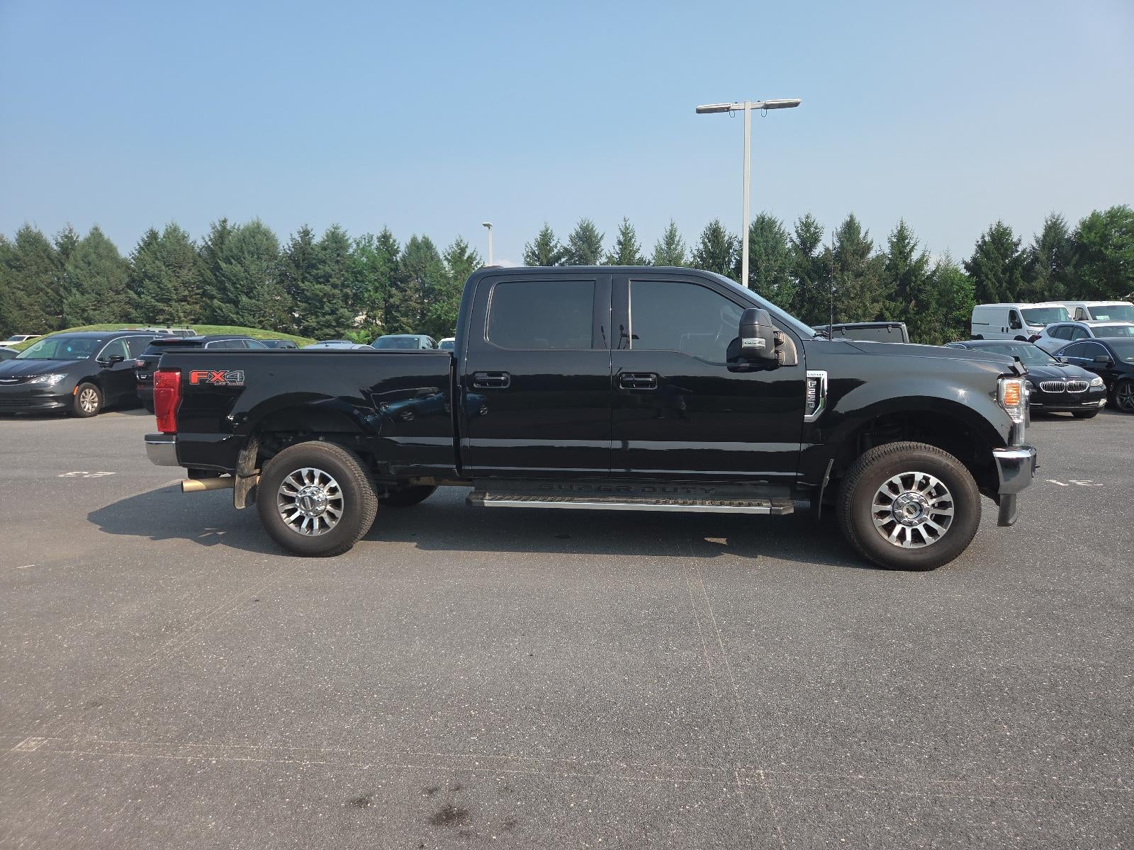2022 Ford Super Duty F-250 SRW LARIAT 4WD Crew Cab 6.75' Box