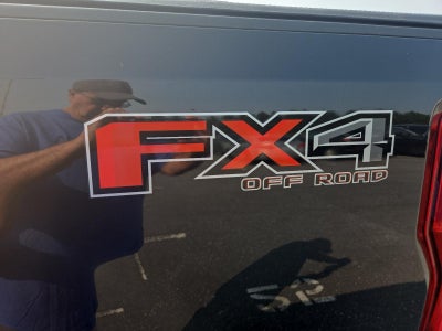 2022 Ford Super Duty F-250 SRW LARIAT 4WD Crew Cab 6.75' Box