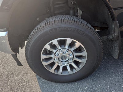 2022 Ford Super Duty F-250 SRW LARIAT 4WD Crew Cab 6.75' Box