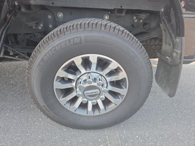 2022 Ford Super Duty F-250 SRW LARIAT 4WD Crew Cab 6.75' Box