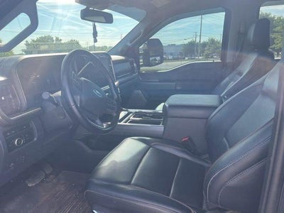 2023 Ford Super Duty F-350 DRW LARIAT 4WD Crew Cab 8' Box