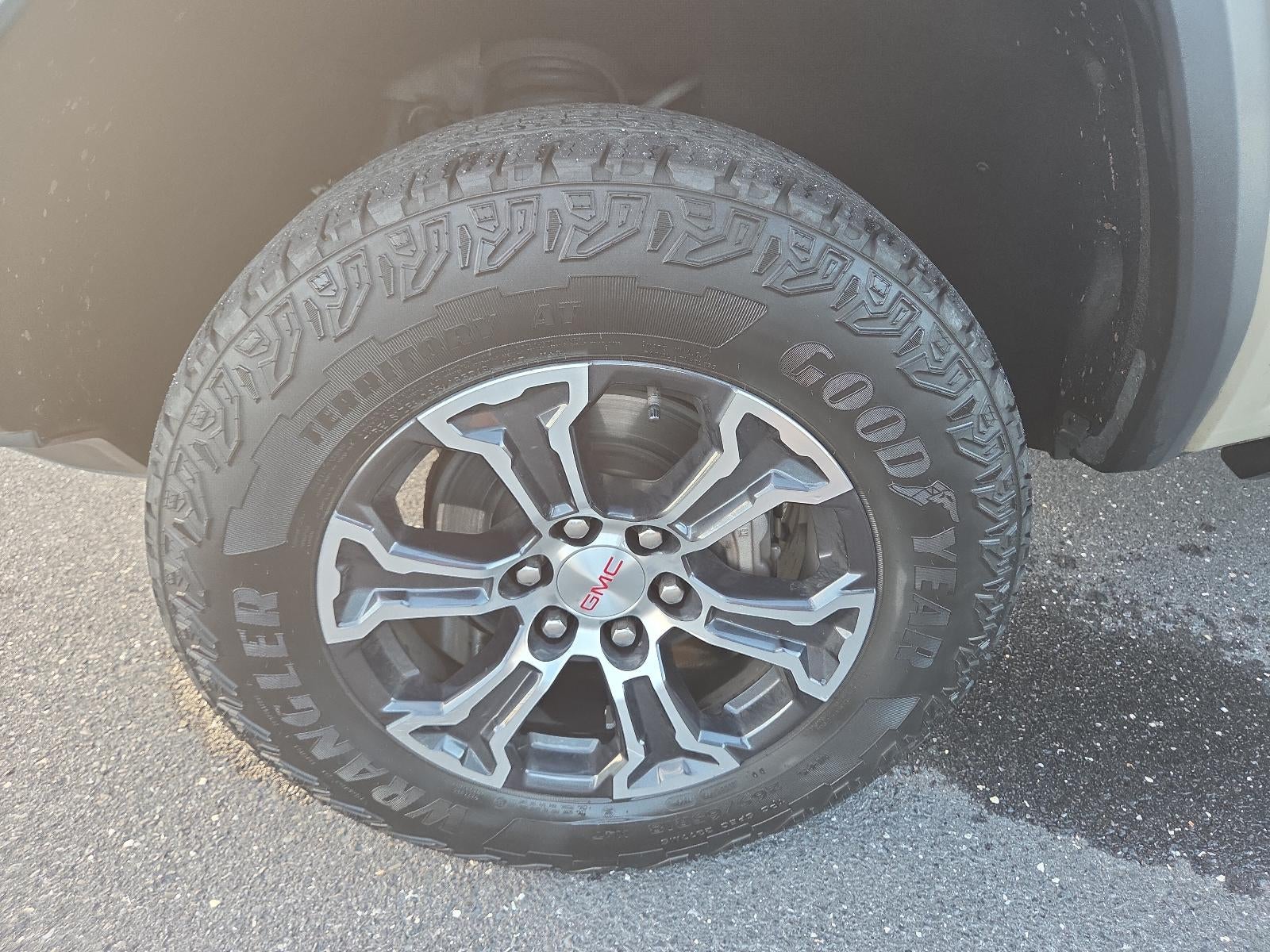 2023 GMC Canyon Crew Cab Short Box 4-Wheel Drive AT4