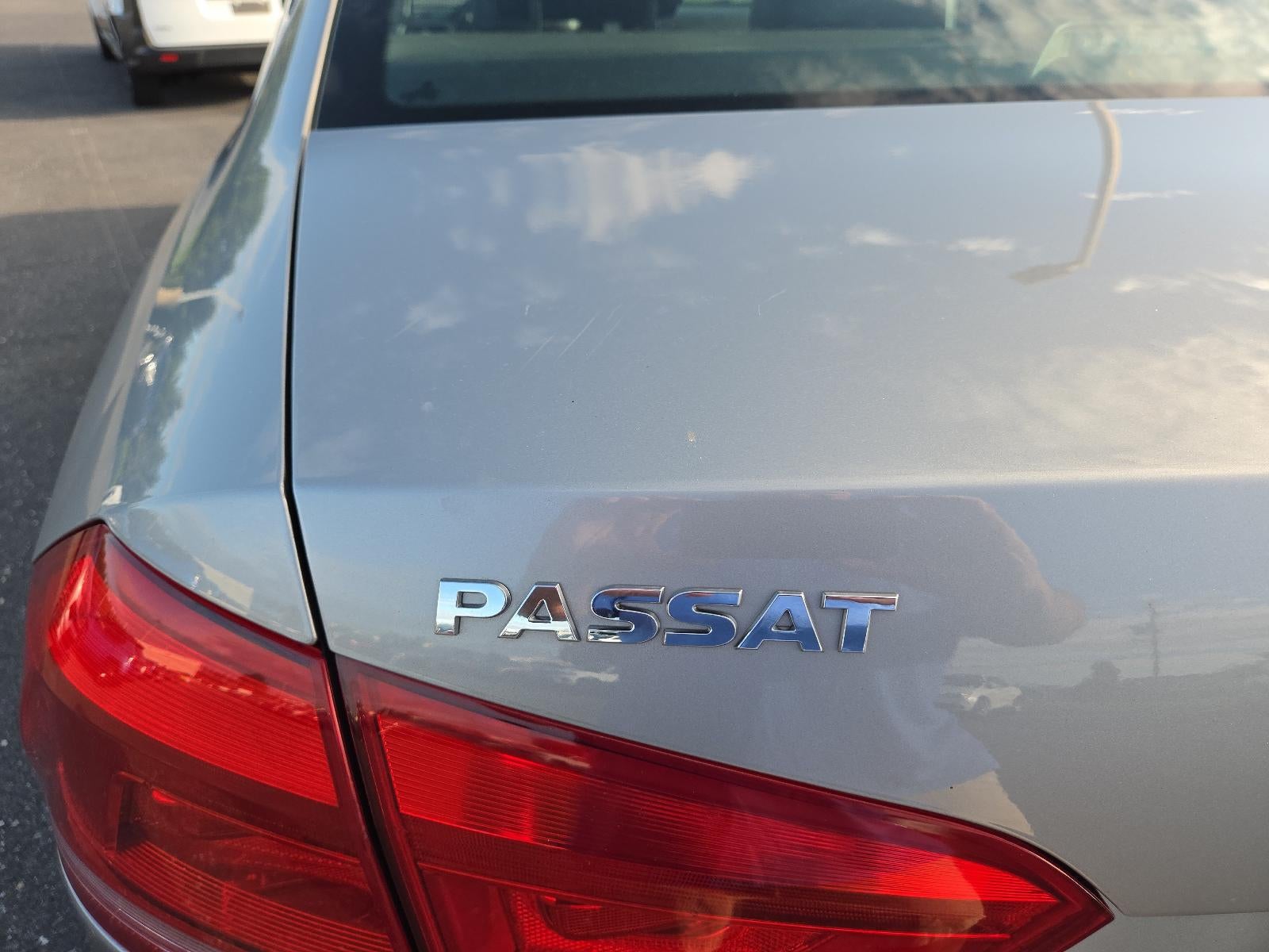 2012 Volkswagen Passat 4dr Sdn 2.5L Auto SE PZEV
