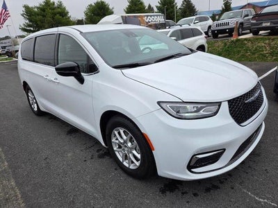 2025 Chrysler Pacifica Select FWD