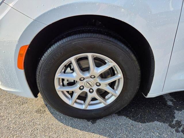 2024 Chrysler Pacifica Touring L FWD