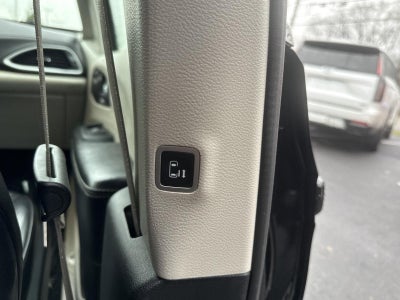 2022 Chrysler Pacifica Touring L FWD