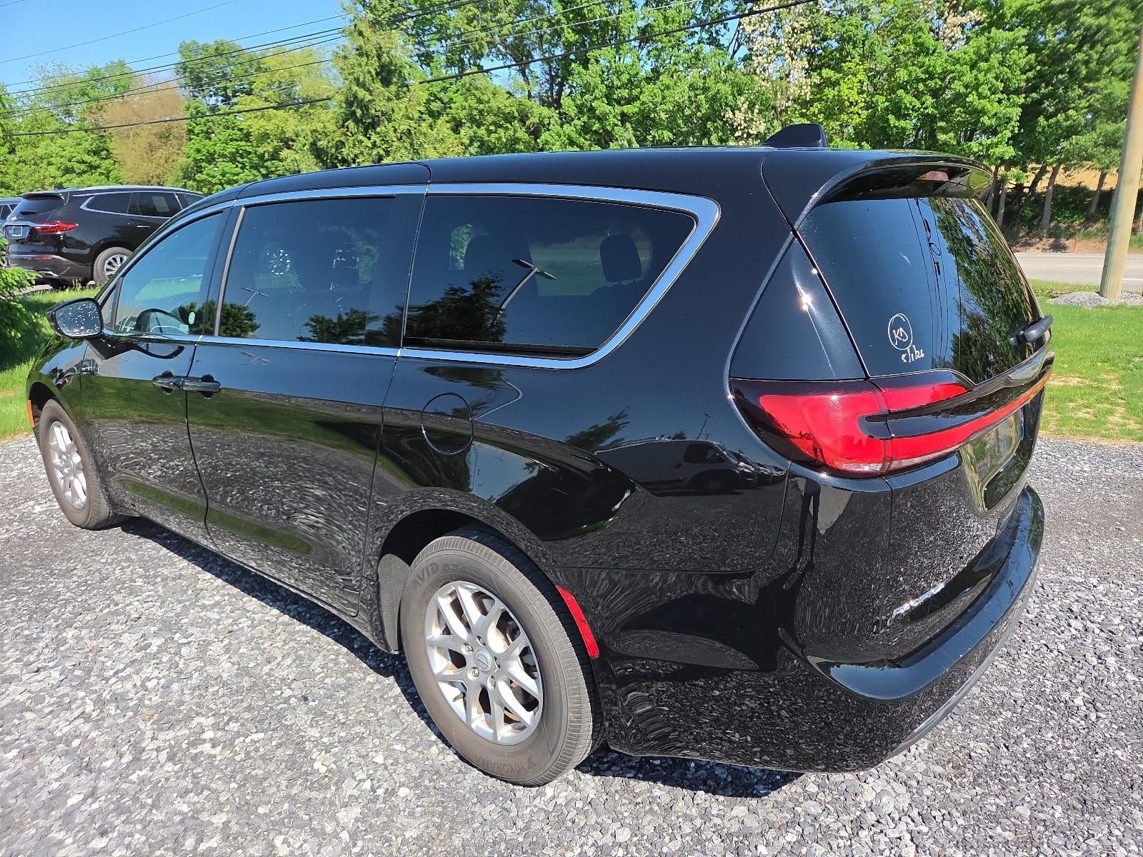 2025 Chrysler Pacifica Select FWD