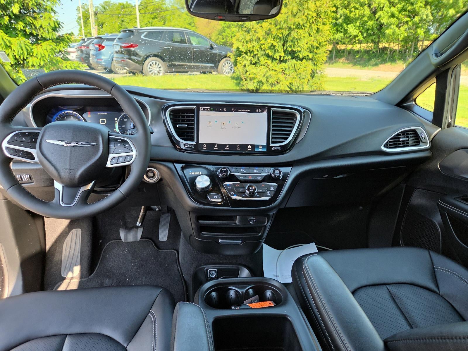 2026 Chrysler Pacifica Select FWD