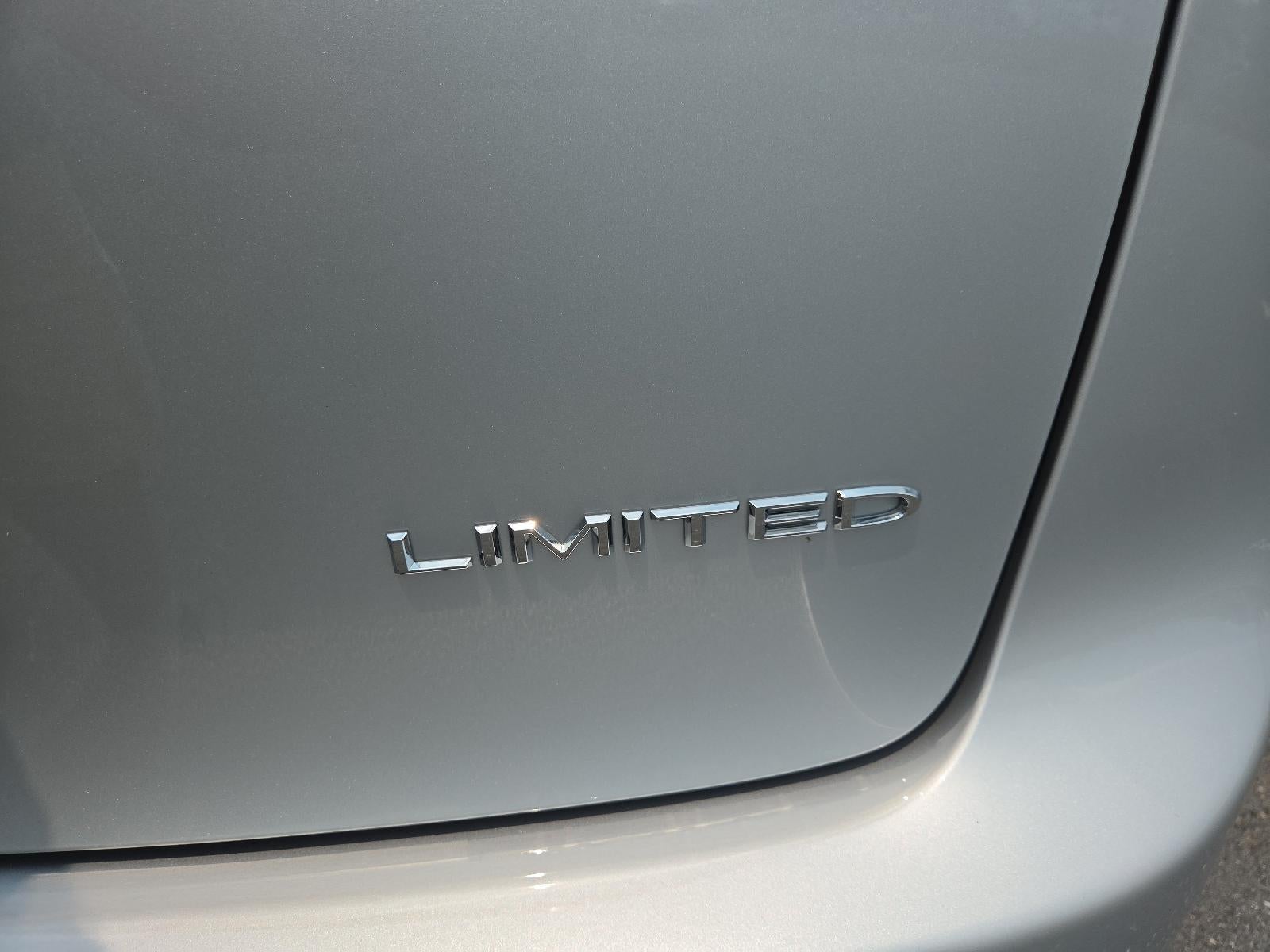 2026 Chrysler Pacifica Limited FWD