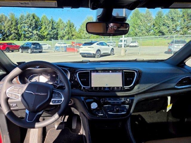 2023 Chrysler Pacifica Hybrid Pinnacle FWD