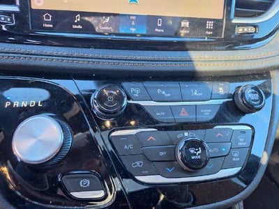 2023 Chrysler Pacifica Hybrid Pinnacle FWD